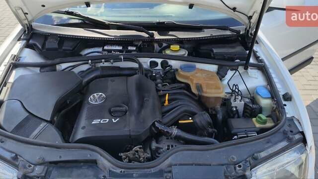 Белый Фольксваген Пассат, объемом двигателя 1.8 л и пробегом 220 тыс. км за 4999 $, фото 19 на Automoto.ua