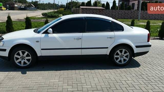 Белый Фольксваген Пассат, объемом двигателя 1.8 л и пробегом 220 тыс. км за 4999 $, фото 7 на Automoto.ua