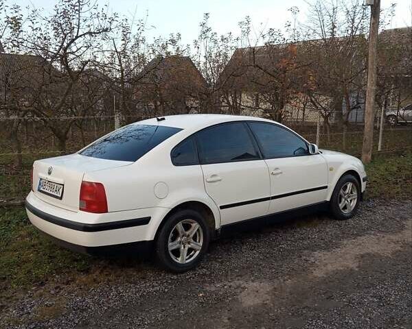 Белый Фольксваген Пассат, объемом двигателя 1.78 л и пробегом 369 тыс. км за 3800 $, фото 2 на Automoto.ua