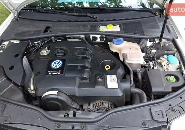 Белый Фольксваген Пассат, объемом двигателя 1.9 л и пробегом 370 тыс. км за 4400 $, фото 4 на Automoto.ua