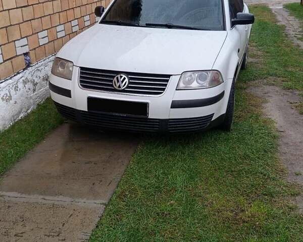 Белый Фольксваген Пассат, объемом двигателя 1.9 л и пробегом 370 тыс. км за 4400 $, фото 2 на Automoto.ua