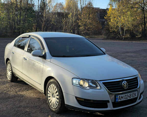Фольксваген Пассат 2006 в Бердичеве на Automoto.ua Белый Фольксваген Пассат, объемом двигателя 1.9 л и пробегом 512 тыс. км за 6000 $, фото 2 на Automoto.ua