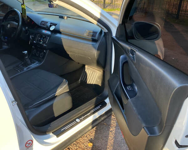 Фольксваген Пассат 2006 в Бердичеве на Automoto.ua Белый Фольксваген Пассат, объемом двигателя 1.9 л и пробегом 512 тыс. км за 6000 $, фото 14 на Automoto.ua