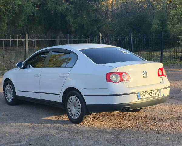 Фольксваген Пассат 2006 в Бердичеве на Automoto.ua Белый Фольксваген Пассат, объемом двигателя 1.9 л и пробегом 512 тыс. км за 6000 $, фото 11 на Automoto.ua