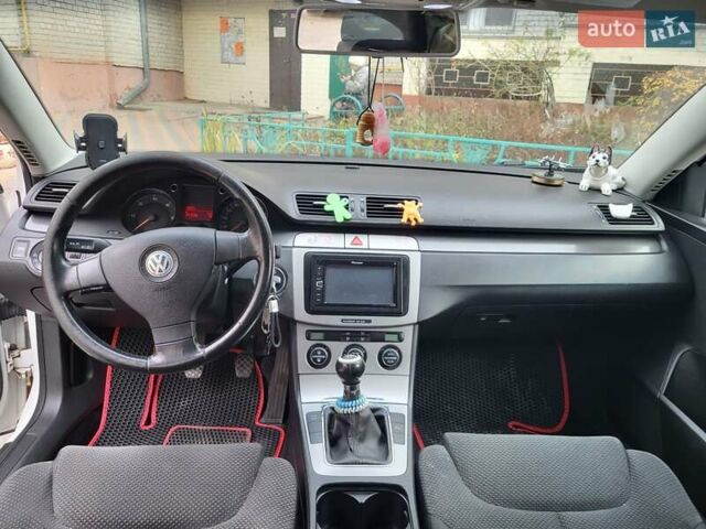 Білий Фольксваген Пассат, об'ємом двигуна 1.9 л та пробігом 341 тис. км за 7000 $, фото 18 на Automoto.ua