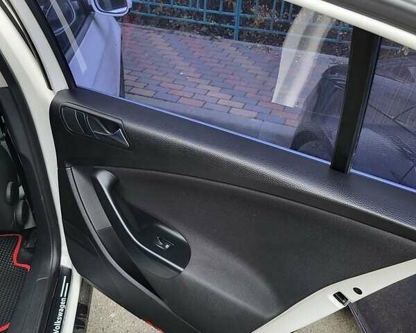 Білий Фольксваген Пассат, об'ємом двигуна 1.9 л та пробігом 341 тис. км за 7000 $, фото 9 на Automoto.ua