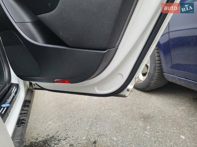 Білий Фольксваген Пассат, об'ємом двигуна 1.9 л та пробігом 341 тис. км за 7000 $, фото 11 на Automoto.ua