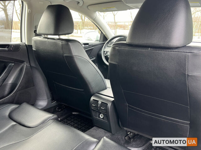 Белый Фольксваген Пассат, объемом двигателя 2 л и пробегом 105 тыс. км за 9999 $, фото 11 на Automoto.ua