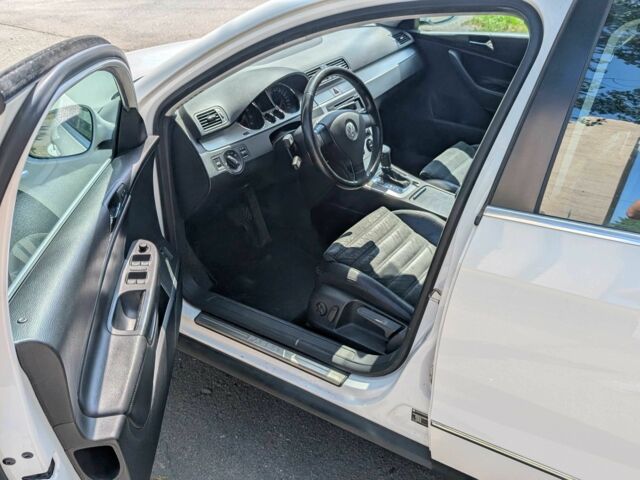 Белый Фольксваген Пассат, объемом двигателя 1.8 л и пробегом 183 тыс. км за 6500 $, фото 15 на Automoto.ua