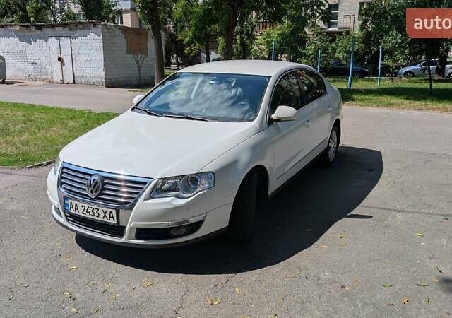 Білий Фольксваген Пассат, об'ємом двигуна 1.8 л та пробігом 224 тис. км за 6999 $, фото 4 на Automoto.ua