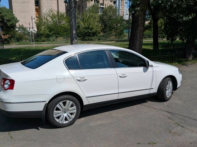 Белый Фольксваген Пассат, объемом двигателя 1.8 л и пробегом 183 тыс. км за 6500 $, фото 10 на Automoto.ua