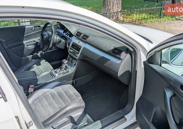 Білий Фольксваген Пассат, об'ємом двигуна 1.8 л та пробігом 224 тис. км за 6999 $, фото 28 на Automoto.ua