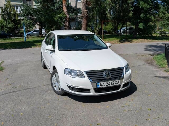 Белый Фольксваген Пассат, объемом двигателя 1.8 л и пробегом 183 тыс. км за 6500 $, фото 1 на Automoto.ua