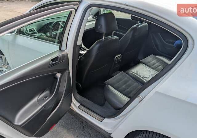 Білий Фольксваген Пассат, об'ємом двигуна 1.8 л та пробігом 224 тис. км за 6999 $, фото 24 на Automoto.ua