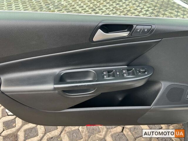 Белый Фольксваген Пассат, объемом двигателя 2 л и пробегом 105 тыс. км за 9999 $, фото 6 на Automoto.ua