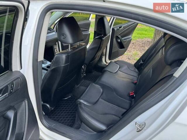 Білий Фольксваген Пассат, об'ємом двигуна 1.98 л та пробігом 251 тис. км за 7600 $, фото 22 на Automoto.ua