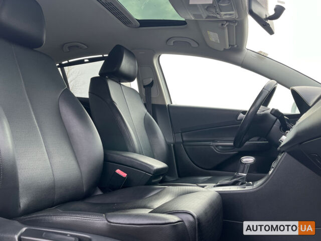 Белый Фольксваген Пассат, объемом двигателя 2 л и пробегом 105 тыс. км за 9999 $, фото 23 на Automoto.ua