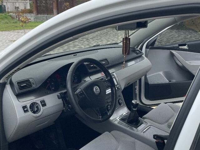 Білий Фольксваген Пассат, об'ємом двигуна 2 л та пробігом 315 тис. км за 6499 $, фото 10 на Automoto.ua