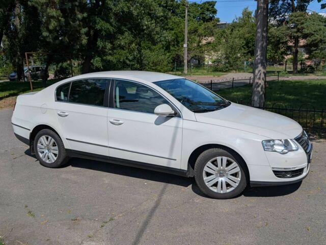 Белый Фольксваген Пассат, объемом двигателя 1.8 л и пробегом 183 тыс. км за 6500 $, фото 12 на Automoto.ua