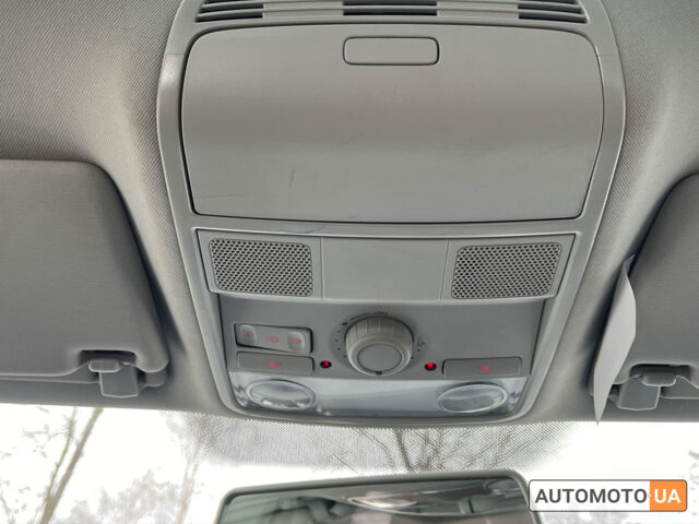 Белый Фольксваген Пассат, объемом двигателя 2 л и пробегом 105 тыс. км за 9999 $, фото 19 на Automoto.ua