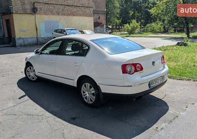 Білий Фольксваген Пассат, об'ємом двигуна 1.8 л та пробігом 224 тис. км за 6999 $, фото 7 на Automoto.ua