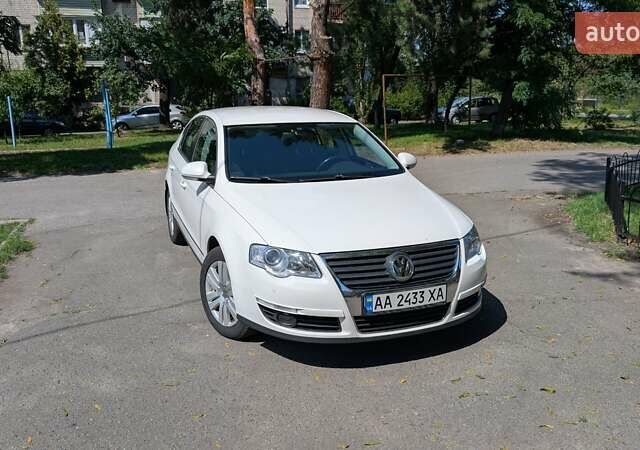 Білий Фольксваген Пассат, об'ємом двигуна 1.8 л та пробігом 224 тис. км за 6999 $, фото 2 на Automoto.ua