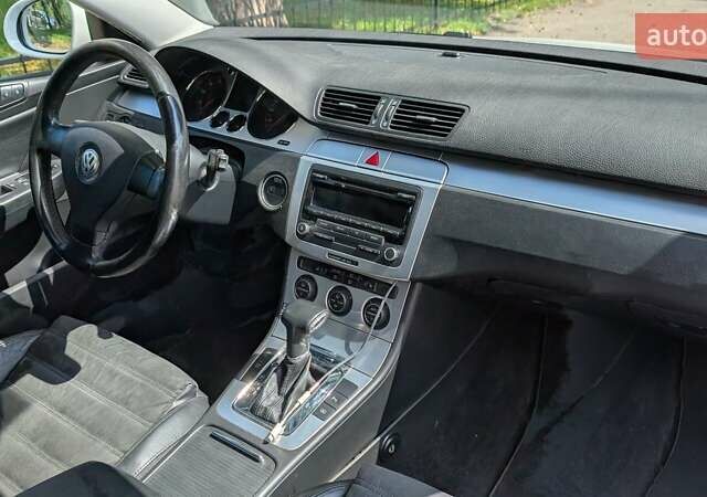 Білий Фольксваген Пассат, об'ємом двигуна 1.8 л та пробігом 224 тис. км за 6999 $, фото 15 на Automoto.ua
