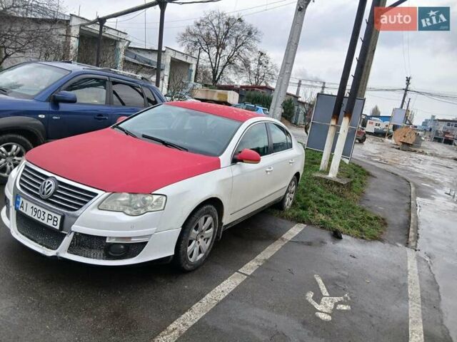 Белый Фольксваген Пассат, объемом двигателя 1.8 л и пробегом 282 тыс. км за 5500 $, фото 2 на Automoto.ua