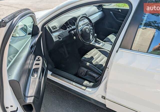 Білий Фольксваген Пассат, об'ємом двигуна 1.8 л та пробігом 224 тис. км за 6999 $, фото 31 на Automoto.ua