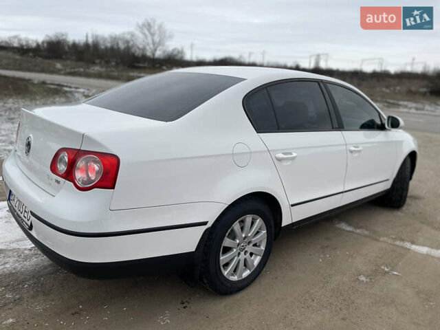 Белый Фольксваген Пассат, объемом двигателя 1.8 л и пробегом 192 тыс. км за 7700 $, фото 8 на Automoto.ua