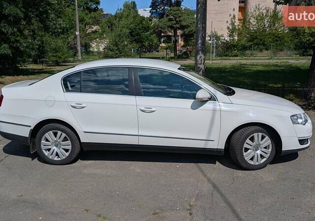 Білий Фольксваген Пассат, об'ємом двигуна 1.8 л та пробігом 224 тис. км за 6999 $, фото 12 на Automoto.ua