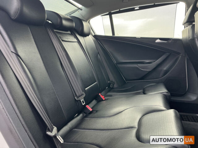 Белый Фольксваген Пассат, объемом двигателя 2 л и пробегом 105 тыс. км за 9999 $, фото 12 на Automoto.ua