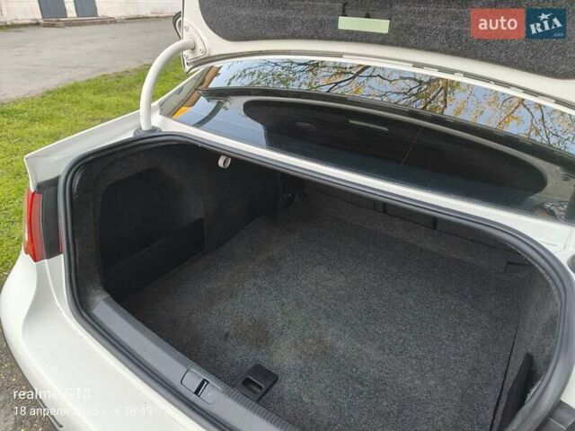 Білий Фольксваген Пассат, об'ємом двигуна 1.98 л та пробігом 251 тис. км за 7600 $, фото 12 на Automoto.ua