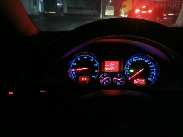 Белый Фольксваген Пассат, объемом двигателя 1.8 л и пробегом 282 тыс. км за 5500 $, фото 8 на Automoto.ua