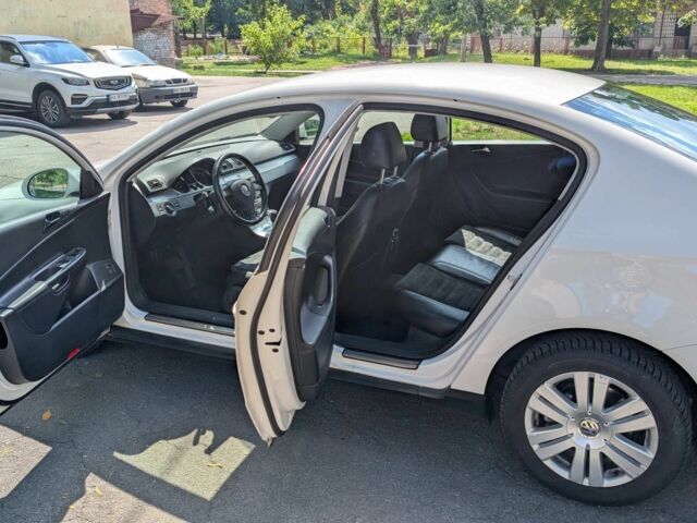 Белый Фольксваген Пассат, объемом двигателя 1.8 л и пробегом 183 тыс. км за 6500 $, фото 16 на Automoto.ua