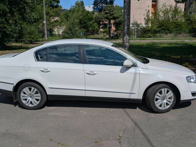 Белый Фольксваген Пассат, объемом двигателя 1.8 л и пробегом 183 тыс. км за 6500 $, фото 11 на Automoto.ua