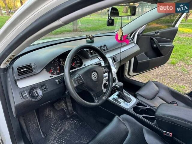Білий Фольксваген Пассат, об'ємом двигуна 1.98 л та пробігом 251 тис. км за 7600 $, фото 25 на Automoto.ua