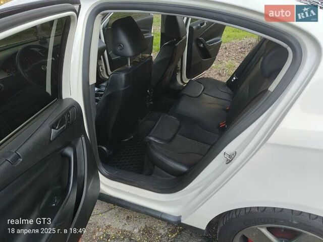 Білий Фольксваген Пассат, об'ємом двигуна 1.98 л та пробігом 251 тис. км за 7600 $, фото 15 на Automoto.ua