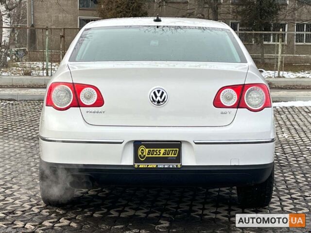 Белый Фольксваген Пассат, объемом двигателя 2 л и пробегом 105 тыс. км за 9999 $, фото 4 на Automoto.ua