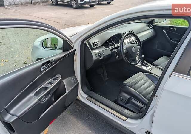 Білий Фольксваген Пассат, об'ємом двигуна 1.8 л та пробігом 224 тис. км за 6999 $, фото 23 на Automoto.ua