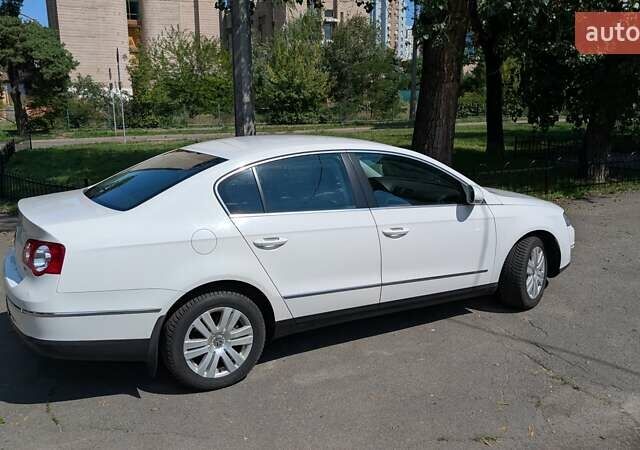 Білий Фольксваген Пассат, об'ємом двигуна 1.8 л та пробігом 224 тис. км за 6999 $, фото 11 на Automoto.ua