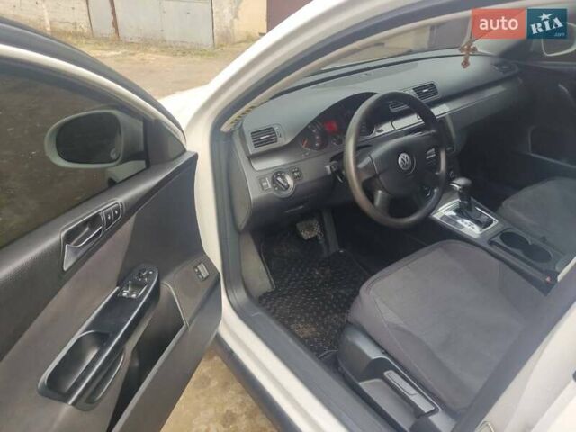 Білий Фольксваген Пассат, об'ємом двигуна 1.8 л та пробігом 140 тис. км за 6300 $, фото 3 на Automoto.ua