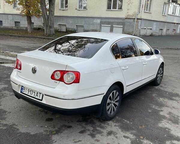 Фольксваген Пассат 2010 в Полтаве на Automoto.ua Белый Фольксваген Пассат, объемом двигателя 1.8 л и пробегом 244 тыс. км за 7900 $, фото 3 на Automoto.ua