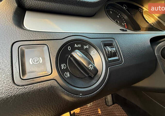 Белый Фольксваген Пассат, объемом двигателя 1.6 л и пробегом 324 тыс. км за 6950 $, фото 19 на Automoto.ua