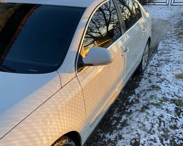 Белый Фольксваген Пассат, объемом двигателя 2 л и пробегом 260 тыс. км за 8800 $, фото 13 на Automoto.ua