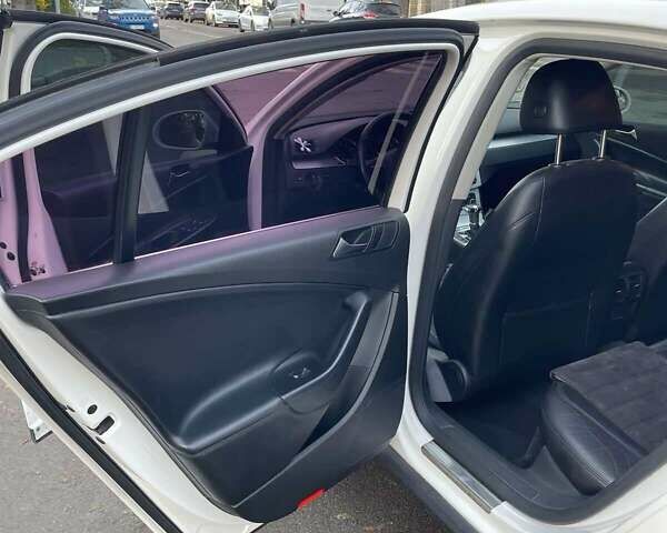 Фольксваген Пассат 2010 в Полтаве на Automoto.ua Белый Фольксваген Пассат, объемом двигателя 1.8 л и пробегом 244 тыс. км за 7900 $, фото 12 на Automoto.ua