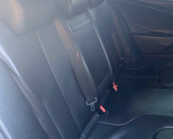 Белый Фольксваген Пассат, объемом двигателя 2 л и пробегом 260 тыс. км за 8800 $, фото 5 на Automoto.ua