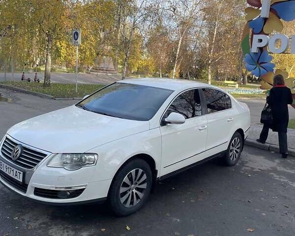Фольксваген Пассат 2010 в Полтаве на Automoto.ua Белый Фольксваген Пассат, объемом двигателя 1.8 л и пробегом 244 тыс. км за 7900 $, фото 1 на Automoto.ua