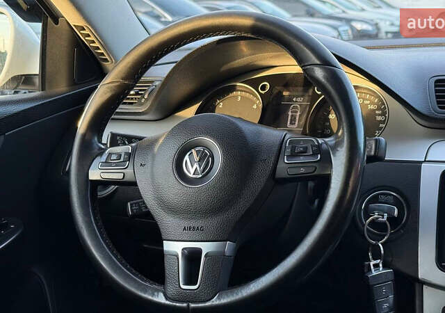 Белый Фольксваген Пассат, объемом двигателя 1.6 л и пробегом 324 тыс. км за 6950 $, фото 17 на Automoto.ua