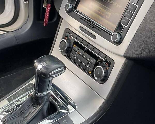 Фольксваген Пассат 2010 в Полтаве на Automoto.ua Белый Фольксваген Пассат, объемом двигателя 1.8 л и пробегом 244 тыс. км за 7900 $, фото 24 на Automoto.ua
